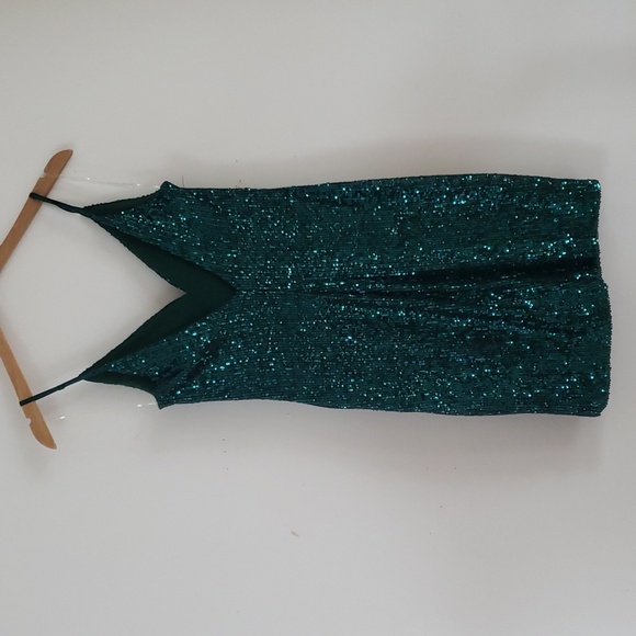 Emerald Sundae Juniors' Sequined Law-Back Bodycon Mini Dress Macy's, Size M - Picture 3 of 16